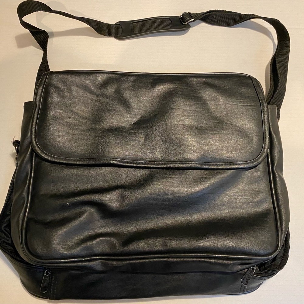 Elegant Black Men's Messenger Bag